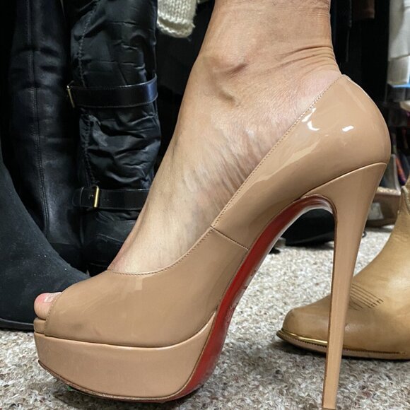 Christian Louboutin Lady Peep Platform Nude Pump - Picture 2 of 12